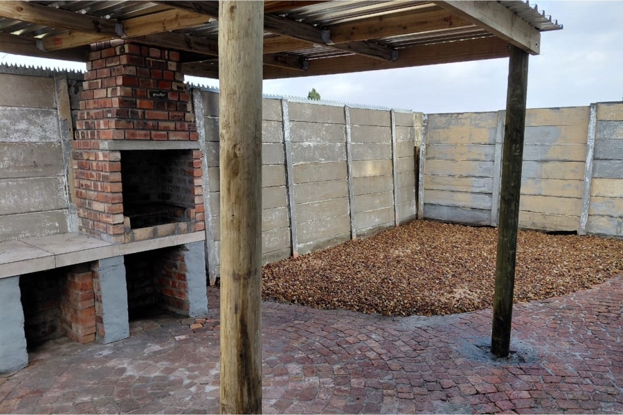 To Let 4 Bedroom Property for Rent in Protea Village Western Cape